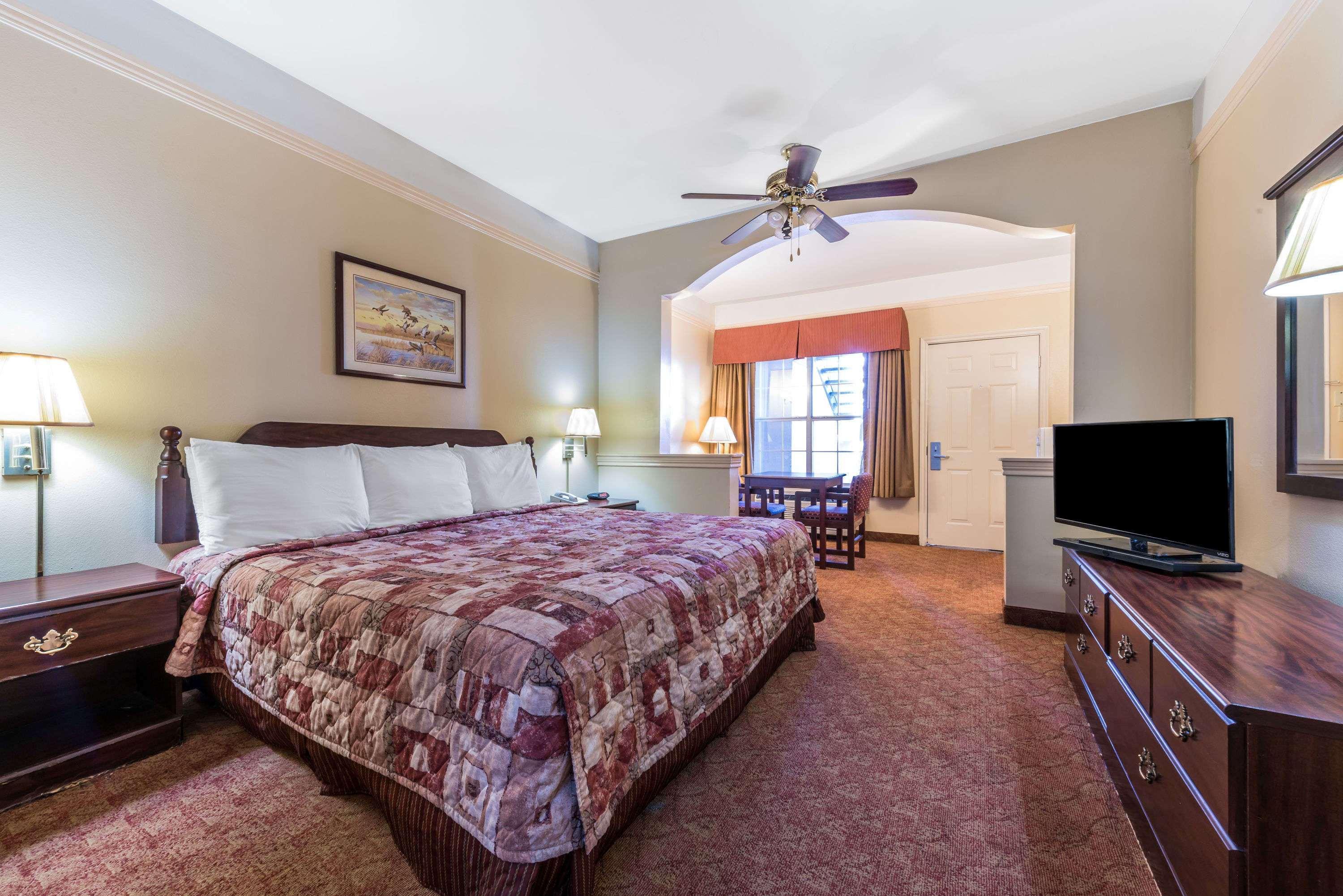 Super 8 By Wyndham Greenville Exterior foto